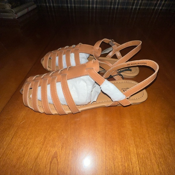 Women’s size 9 brand is A.N.A - Picture 2 of 3